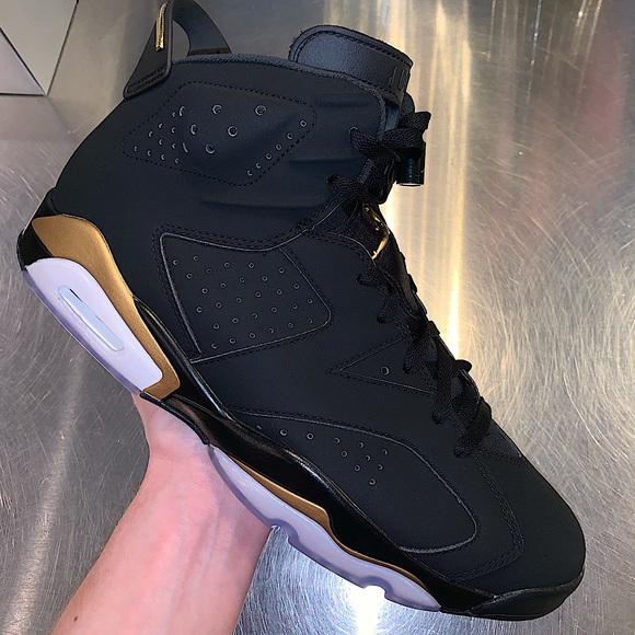 size 12 men's nike air jordan retro shoes